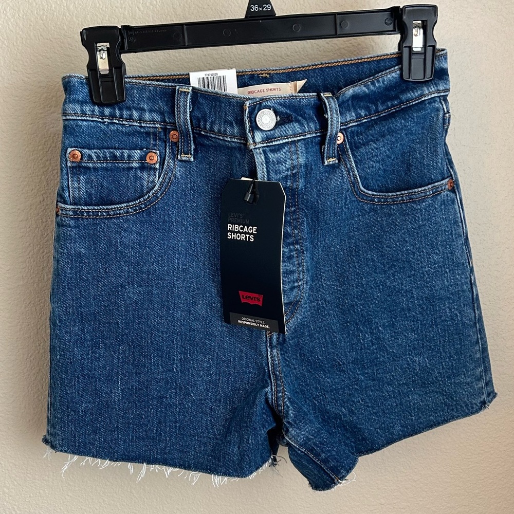 Levi’s NWT Jean shorts